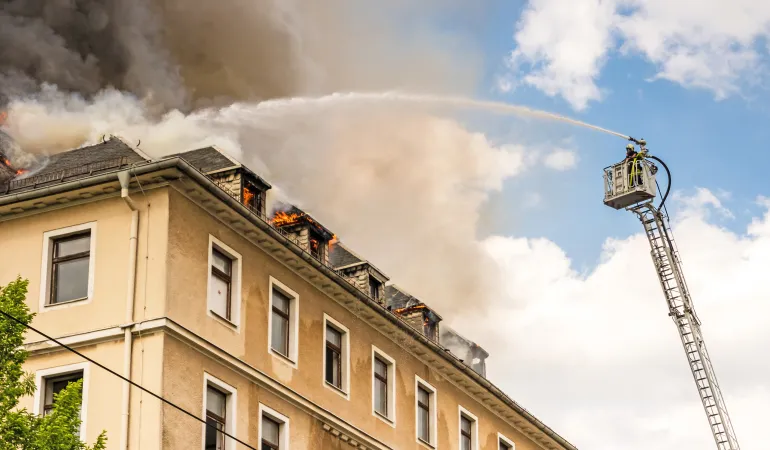 Gebäudeschäden durch Feuer in Leipzig absichern